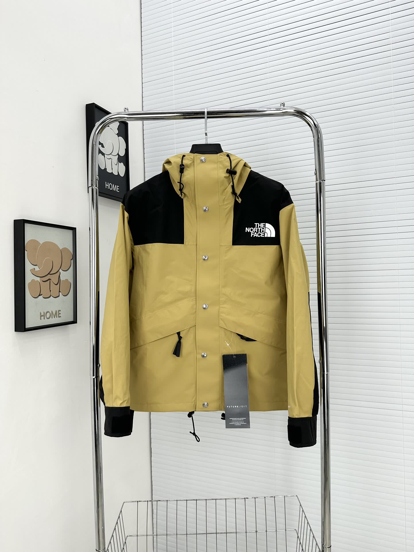 The North Face 1986 Mountain Jacket NF0A5J5N